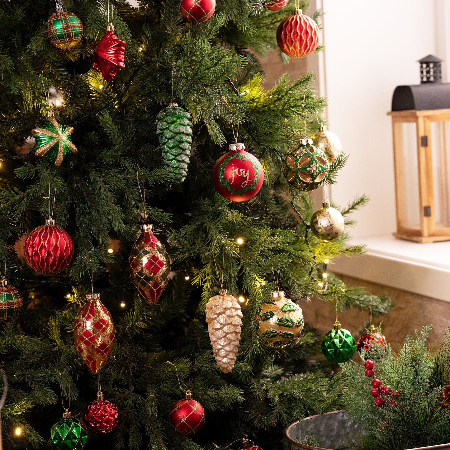 Valery Madelyn Glass Christmas Ornaments Set, 10ct Red Green and Gold Mercury Blown Glass Christmas Tree Ball Decorations, Traditional Country Xmas Hanging Teardrop Finial Bulk for Holiday Decor